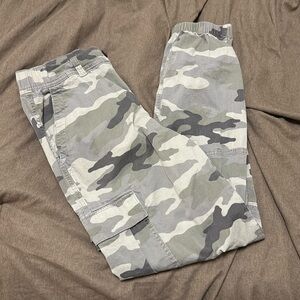 Size 4 Women’s Camo American Eagle joggers